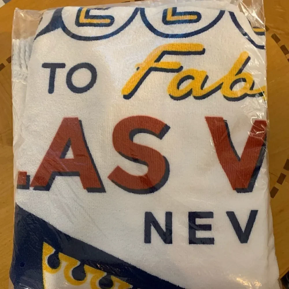 Welcome To Fabulous Las Vegas Station Casino White Red Yellow Round Beach Towel